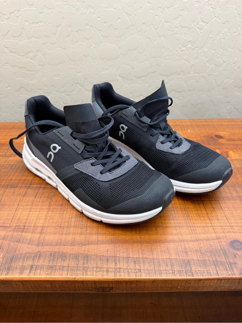 On Cloud Woman’s Black and White Sneakers